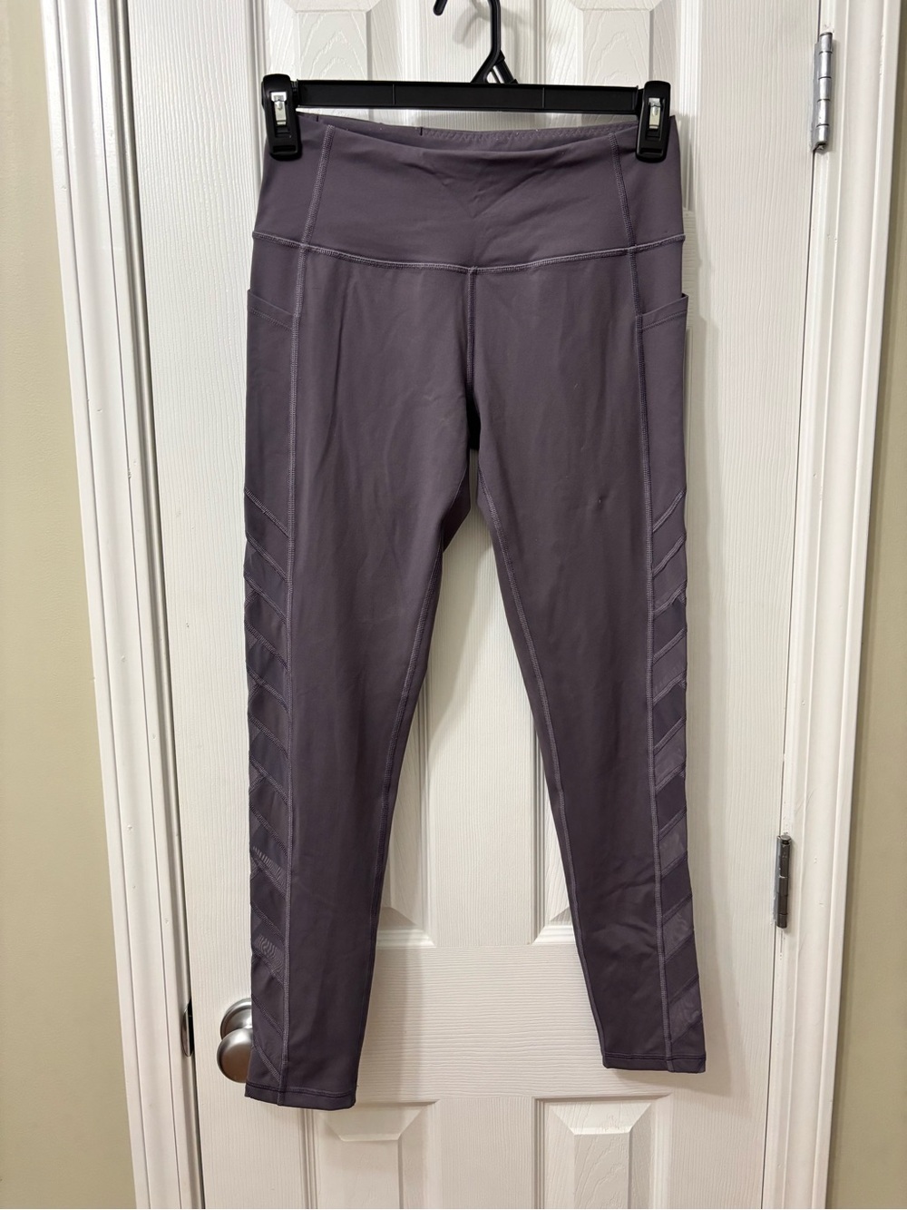 Victoria Sport Mauve Purple High Rise Mesh Panel Pocket Leggings Women’s Medium - Picture 2 of 8